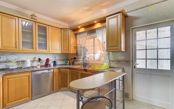 Property slide 19
