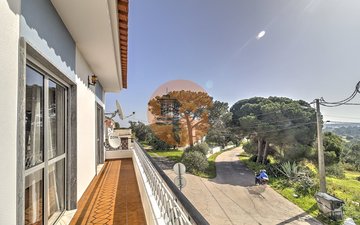 Property slide 32