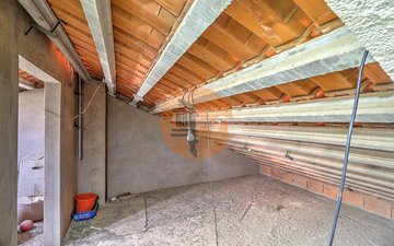 Property slide 39