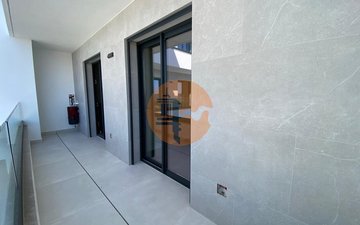 Property slide 32
