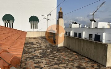 Property slide 32