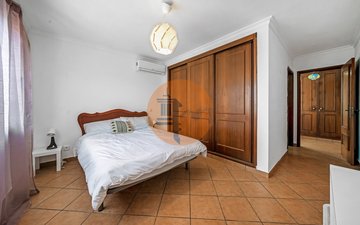 Property slide 39