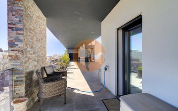 Property slide 32