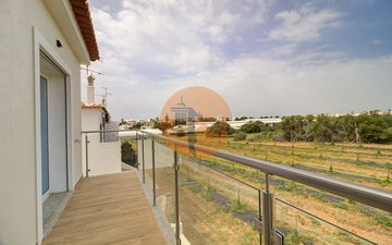Property slide 32