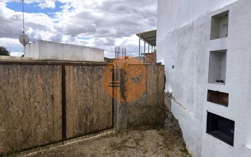 Property slide 32