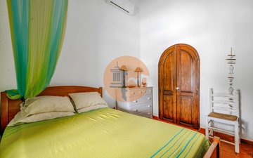 Property slide 18
