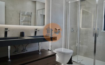 Property slide 32