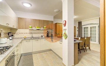 Property slide 31