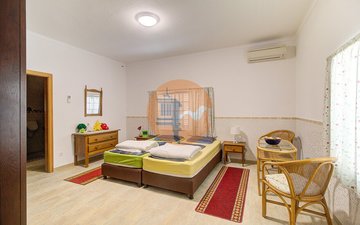 Property slide 40
