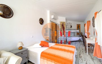 Property slide 44