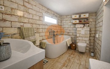 Property slide 40