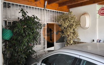 Property slide 32