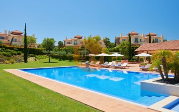 Property slide 32