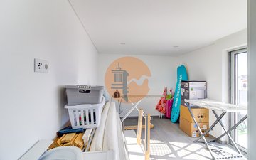 Property slide 32