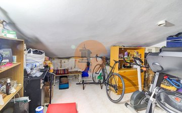 Property slide 32