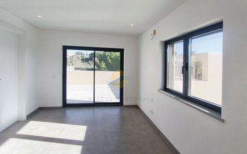 Property slide 32