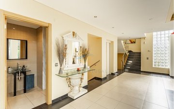 Property slide 21