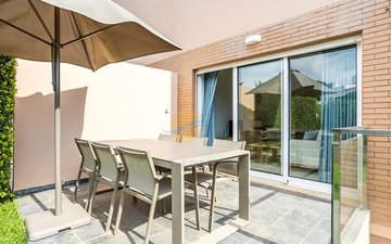 Property slide 10