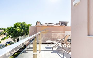 Property slide 32