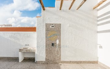Property slide 32