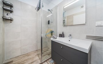 Property slide 43