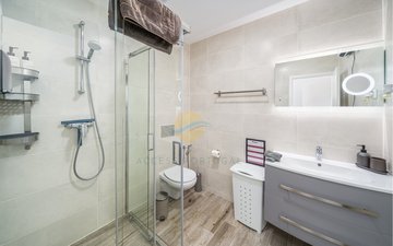 Property slide 44