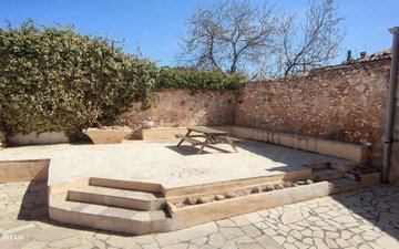 Property slide 40