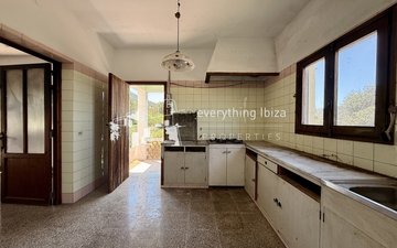 Property slide 10