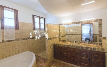 Property slide 21