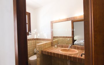 Property slide 32