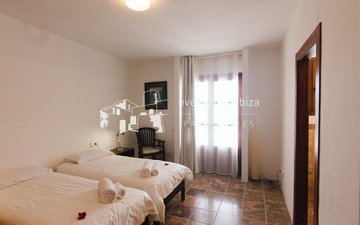 Property slide 33