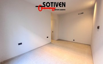 Property slide 32