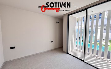Property slide 44