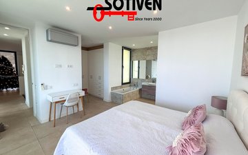 Property slide 40