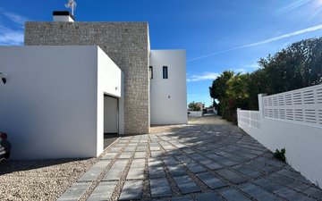 Property slide 32