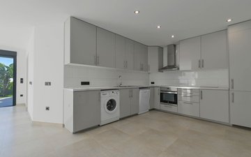Property slide 32