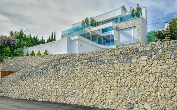 Property slide 20