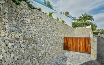 Property slide 22