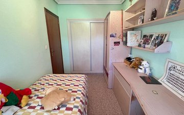 Property slide 32