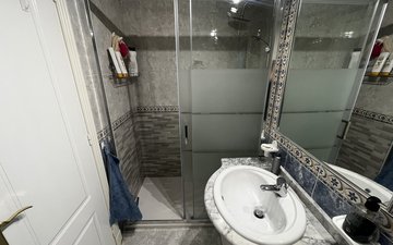 Property slide 16