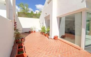 Property slide 10