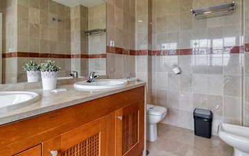 Property slide 21