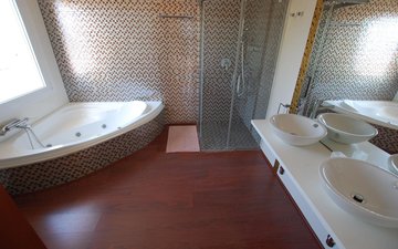 Property slide 32