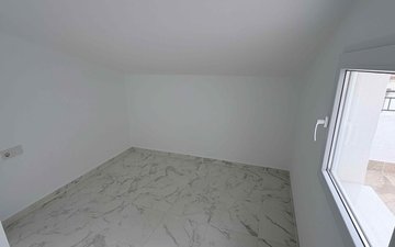 Property slide 22
