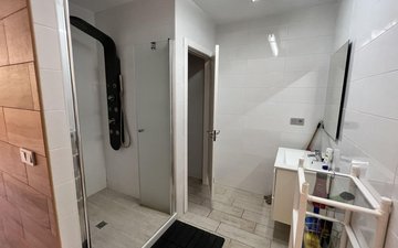 Property slide 39