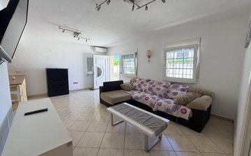 Property slide 32