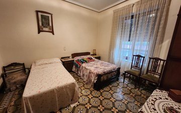 Property slide 32