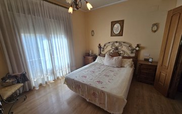 Property slide 32