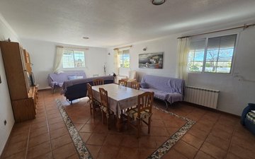 Property slide 32