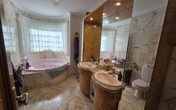Property slide 21